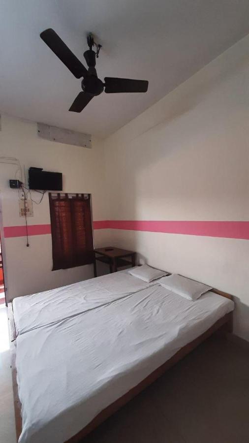 Zaina Tourist Home Kollam Exterior foto